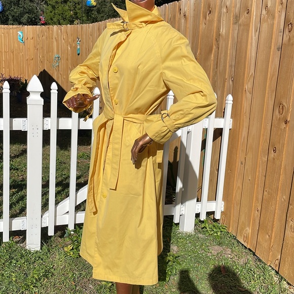 Vintage Yellow London Fog Maincoats SZ 12 Reg Button Close 2 Pocket Collar Lined - Picture 3 of 12
